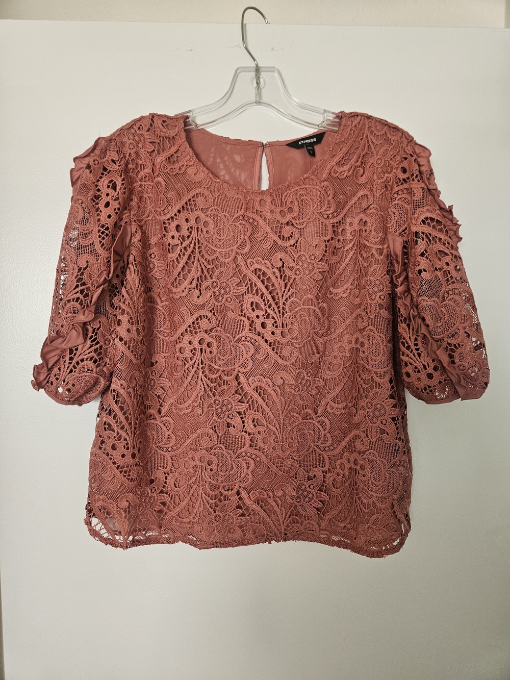 Express NWT Dusty Rose Lace Ruffle Sleeve Blouse - Large